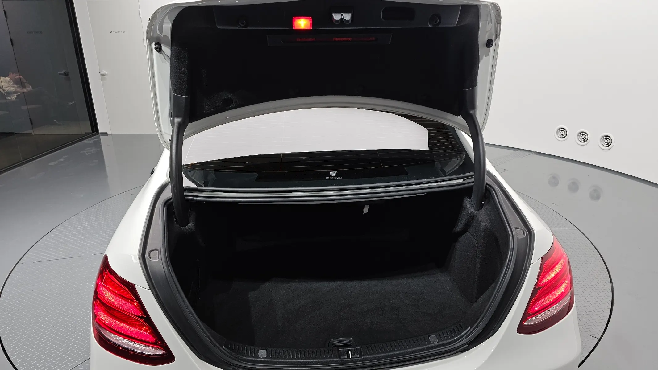 Mercedes-Benz E-Class W213 E200 2018 33/34