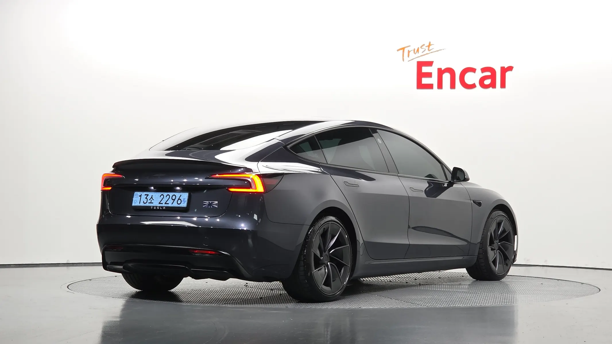 Tesla 3 AWD 2026 2/32