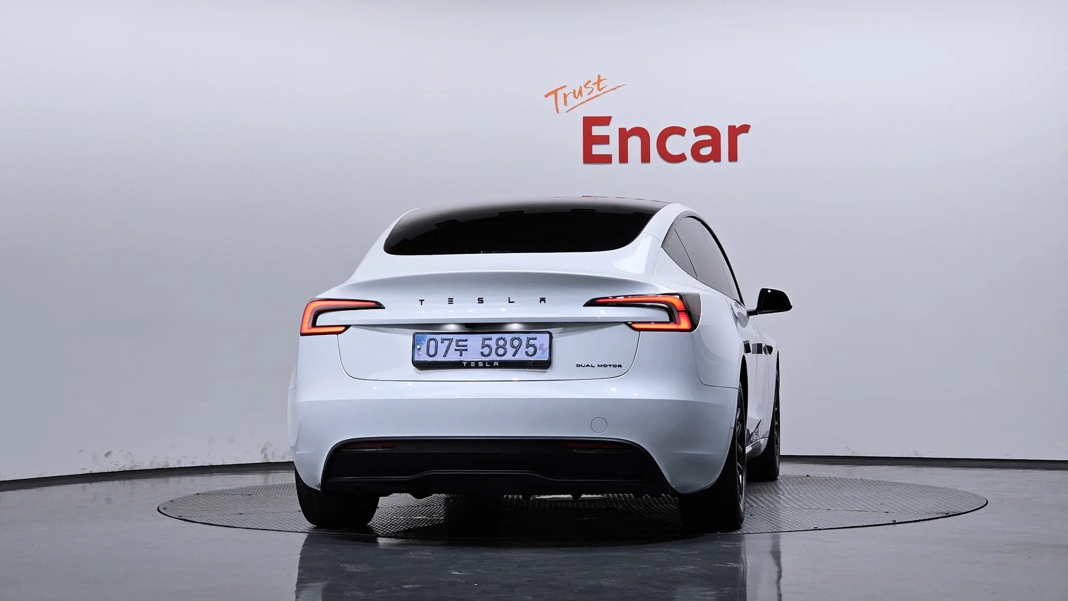 Tesla 3 AWD 2024 3/5