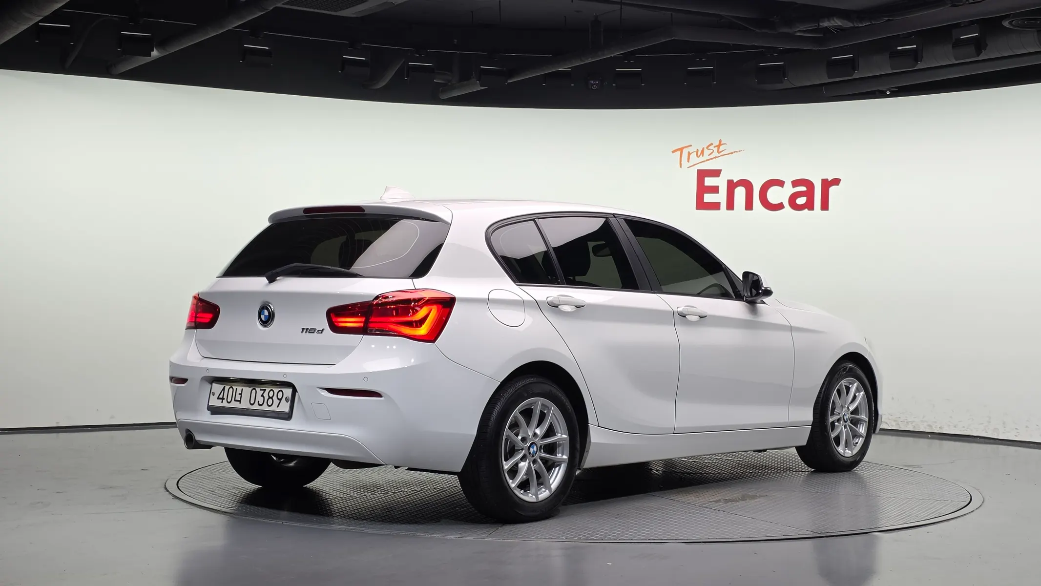 BMW 1 Series (F20) 118d 5 2016 2/21