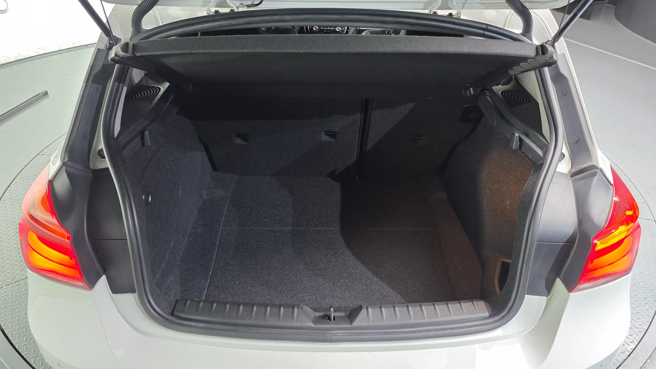 BMW 1 Series (F20) 118d 5 2016 20/21