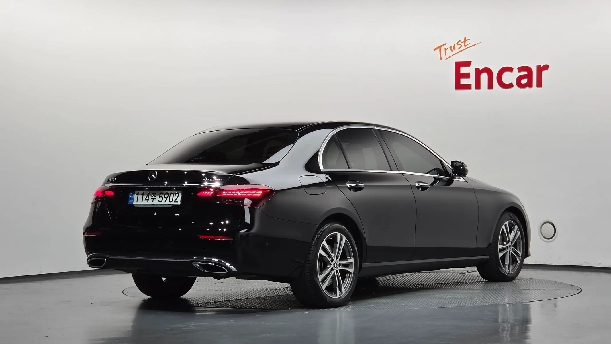 Mercedes-Benz E-Class W213 E350 4MATIC 2022 2/34