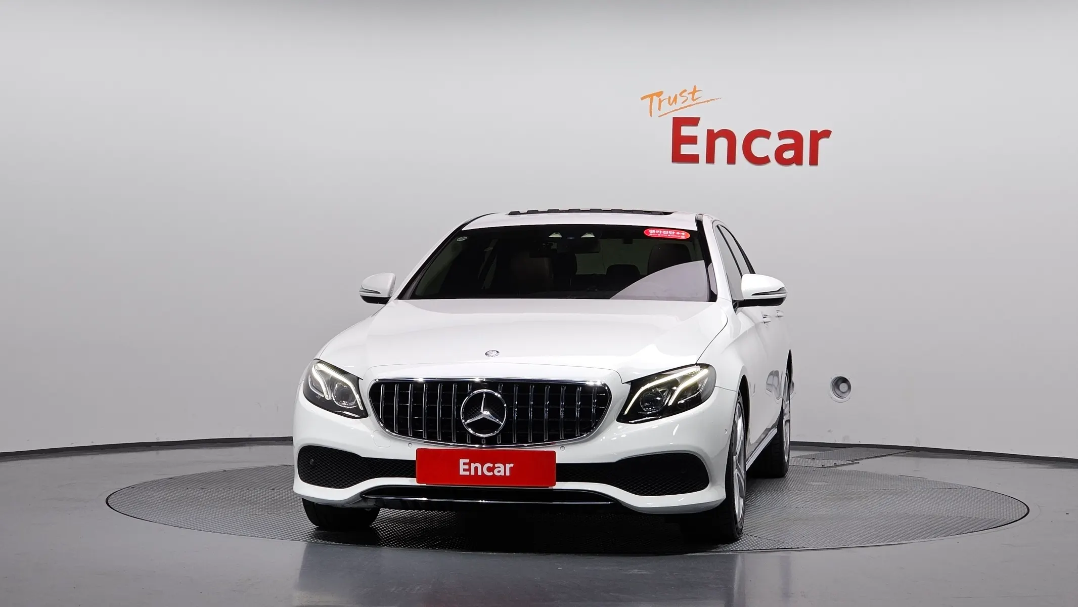 Mercedes-Benz E-Class W213 E220d 2016 3/32