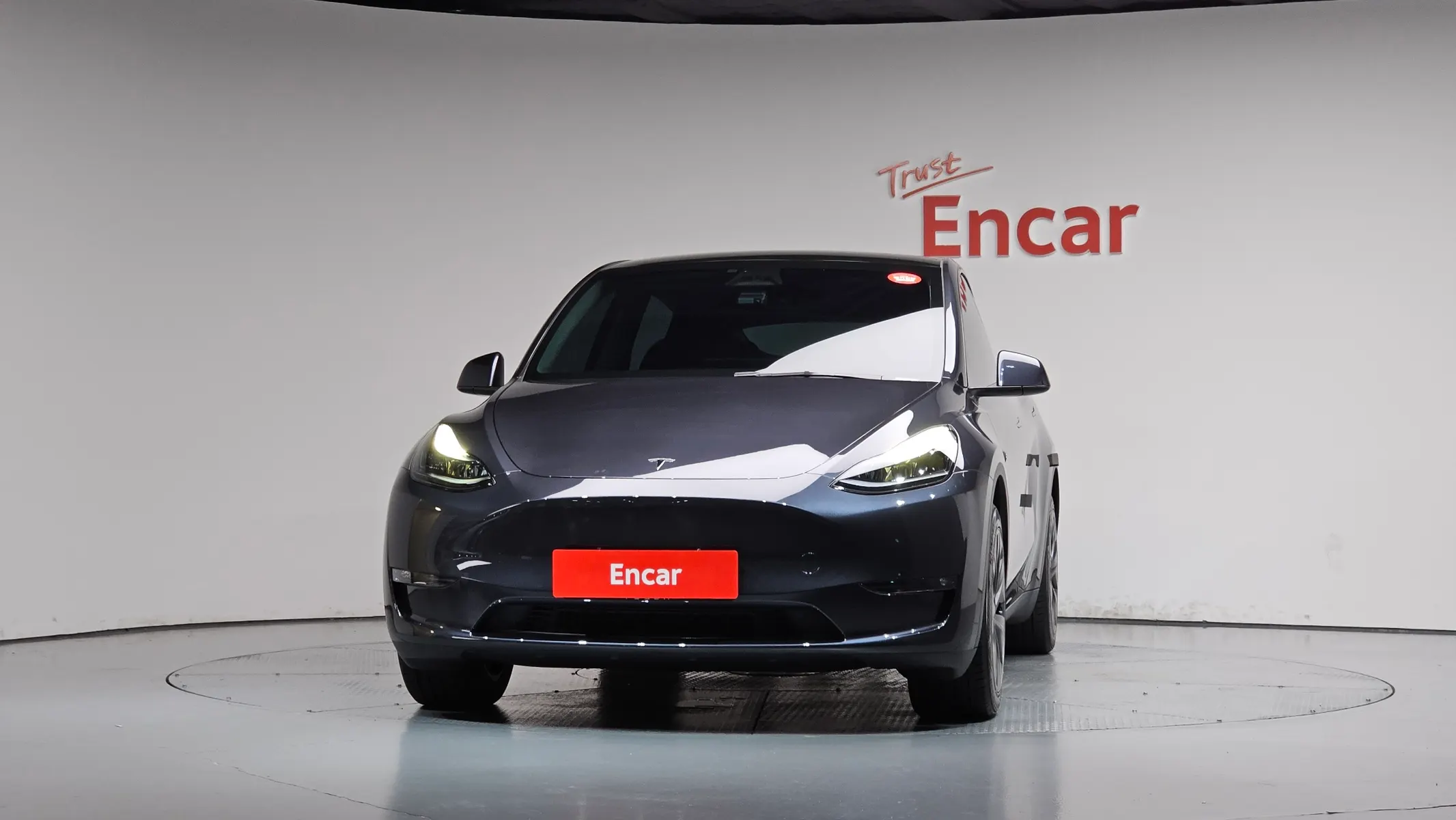Tesla Y AWD 2024 2/5