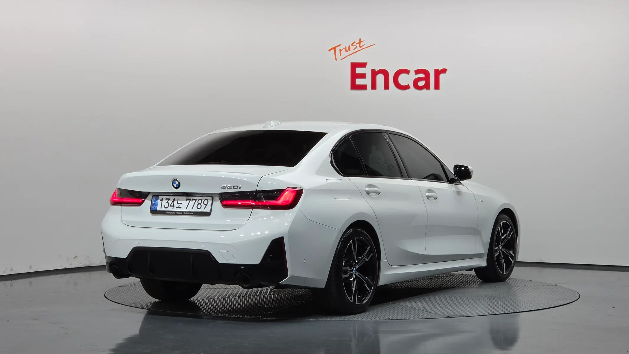 BMW 3 Series (G20) 320i M 2023 2/32