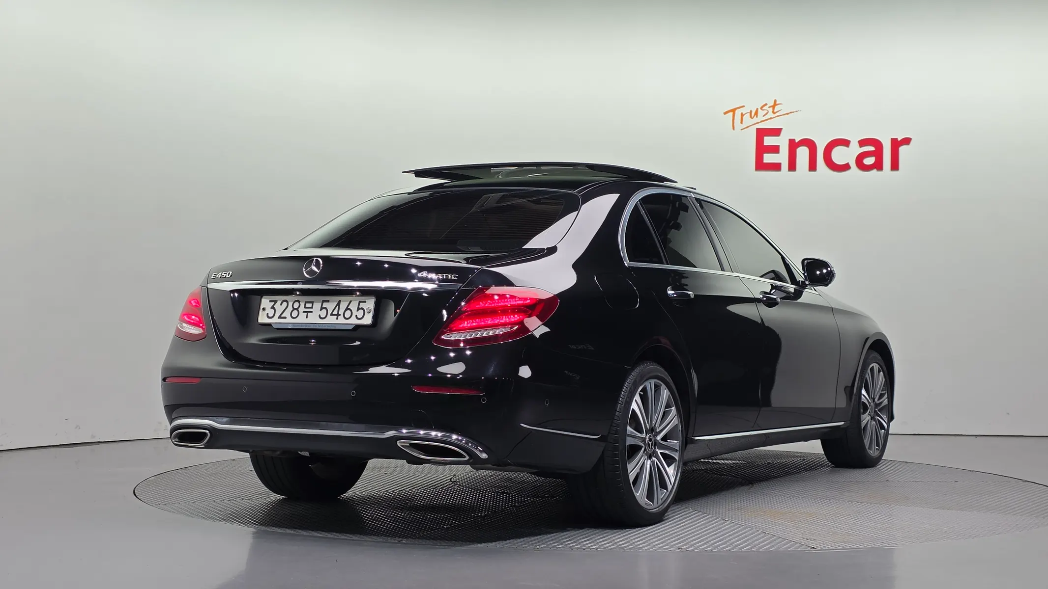 Mercedes-Benz E-Class W213 E450 4MATIC 2020 2/36