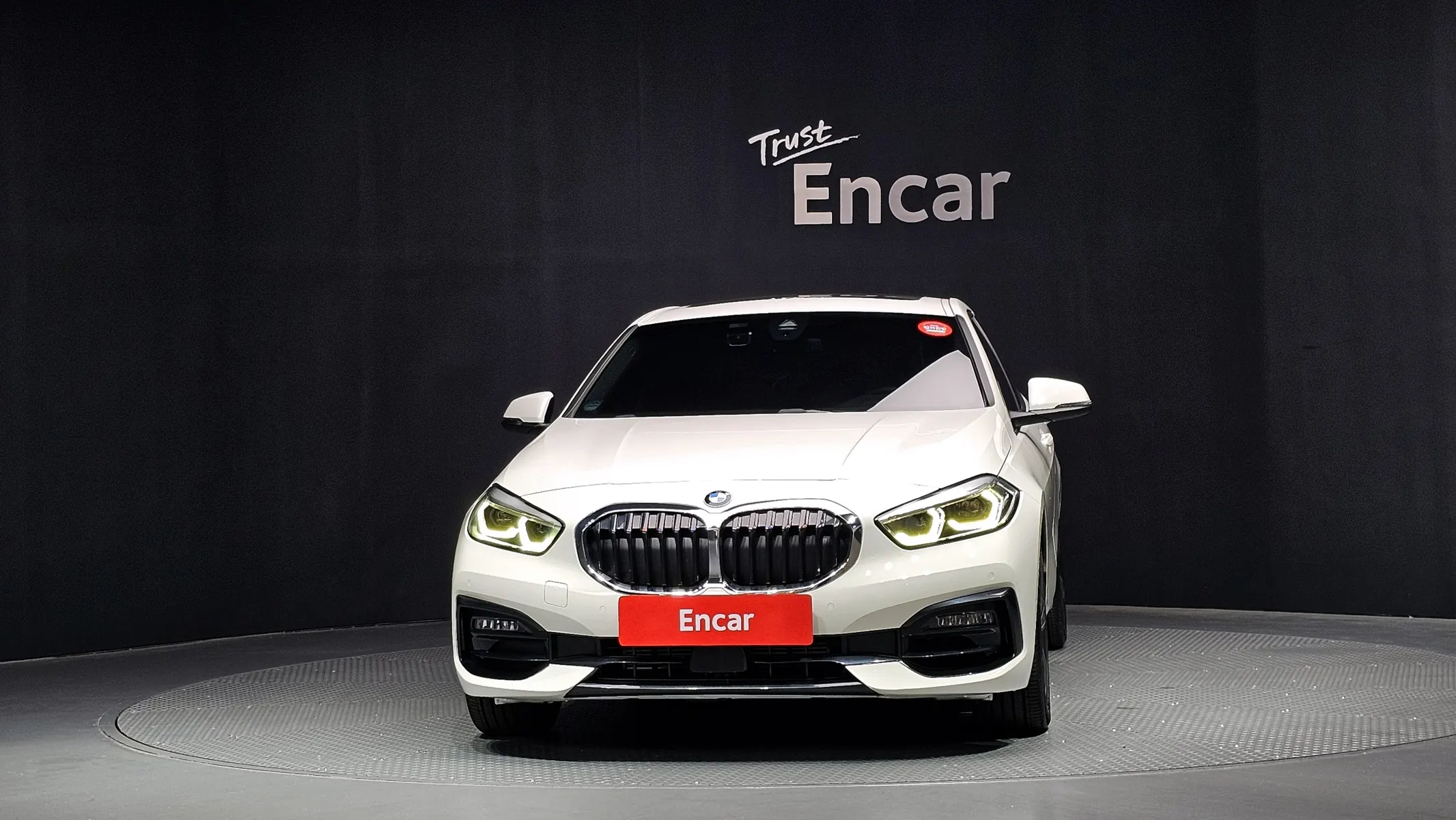 BMW 1 Series (F40) 120i 2021 3/32