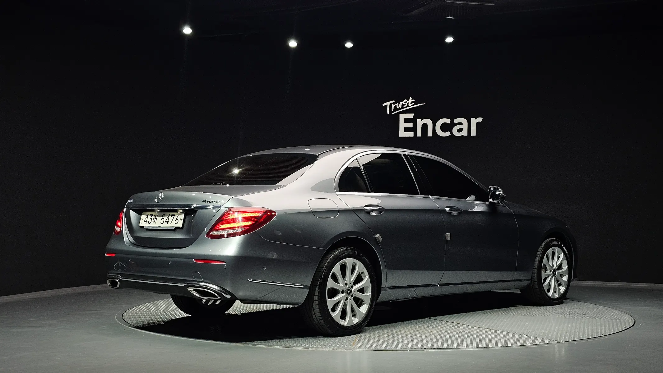 Mercedes-Benz E-Class W213 E300 4MATIC 2017 2/38