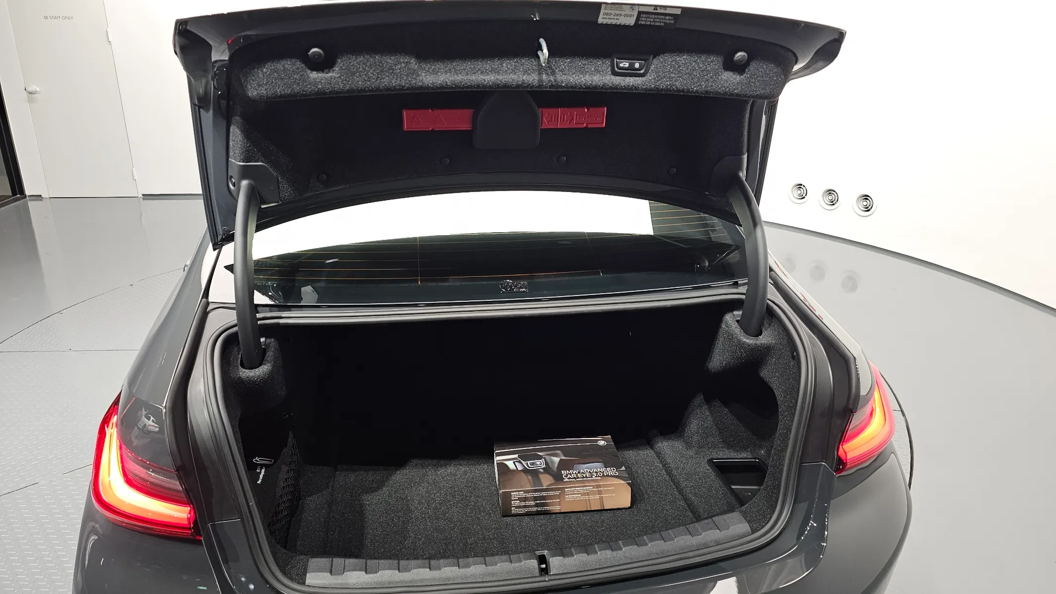 BMW 3 Series (G20) 320i M 2025 36/37
