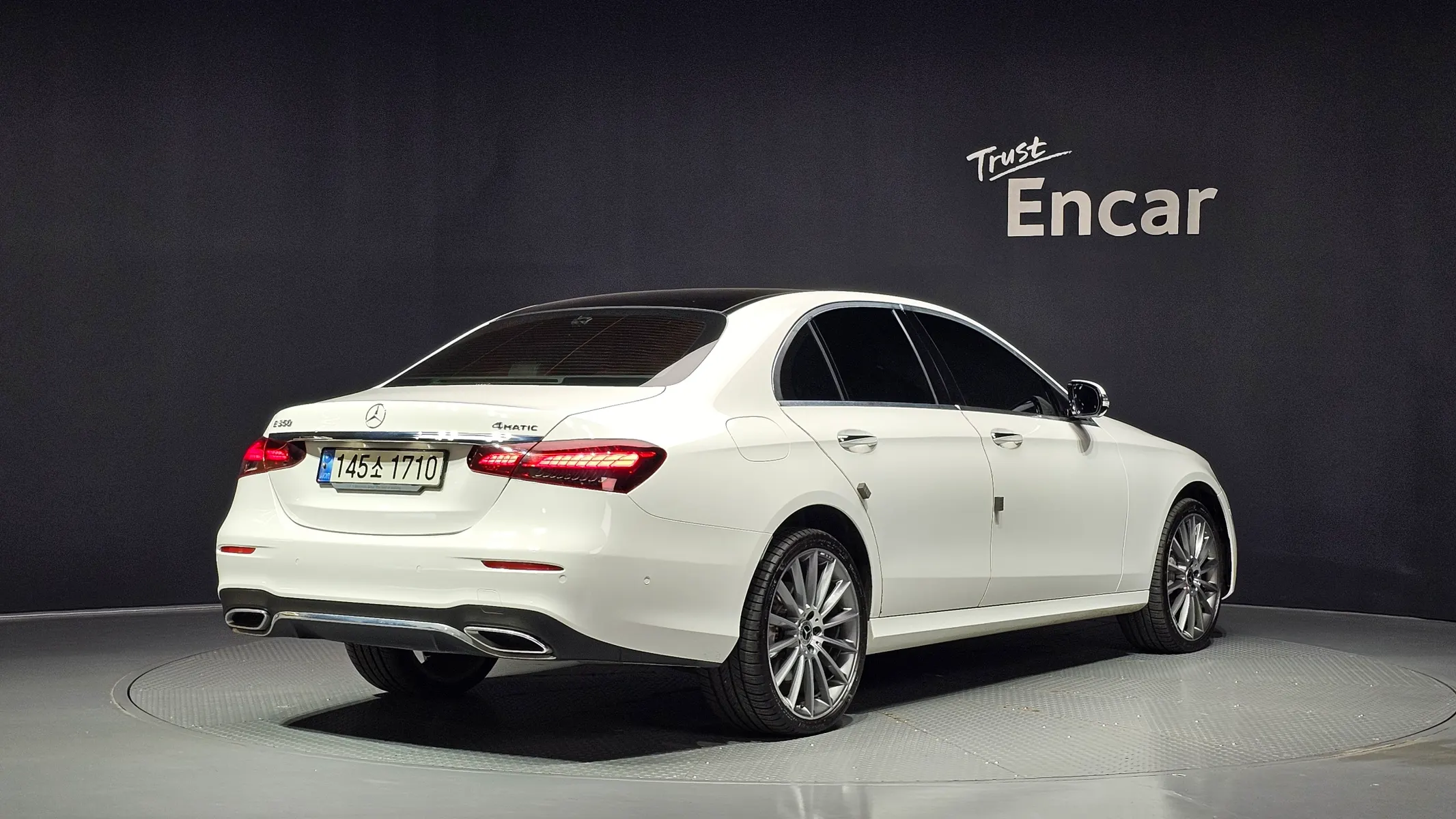 Mercedes-Benz E-Class W213 E350 4MATIC AMG Line 2022 2/35