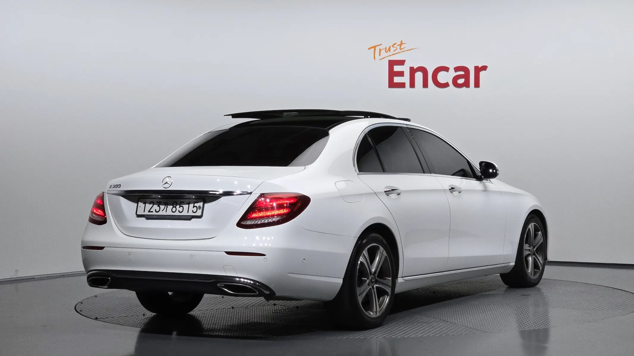 Mercedes-Benz E-Class W213 E300 2019 2/31