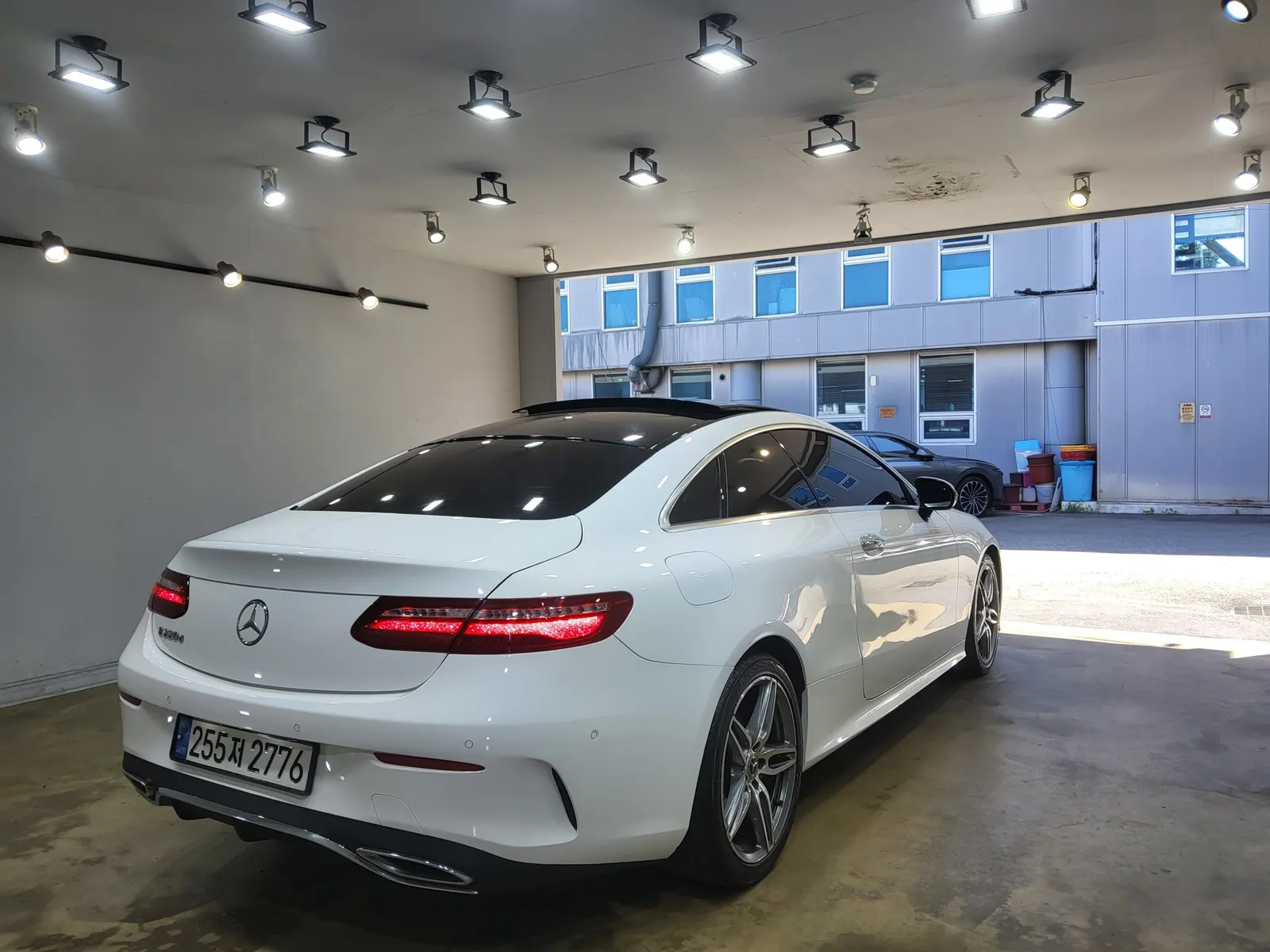 Mercedes-Benz E-Class W213 E220d 2017 2/21