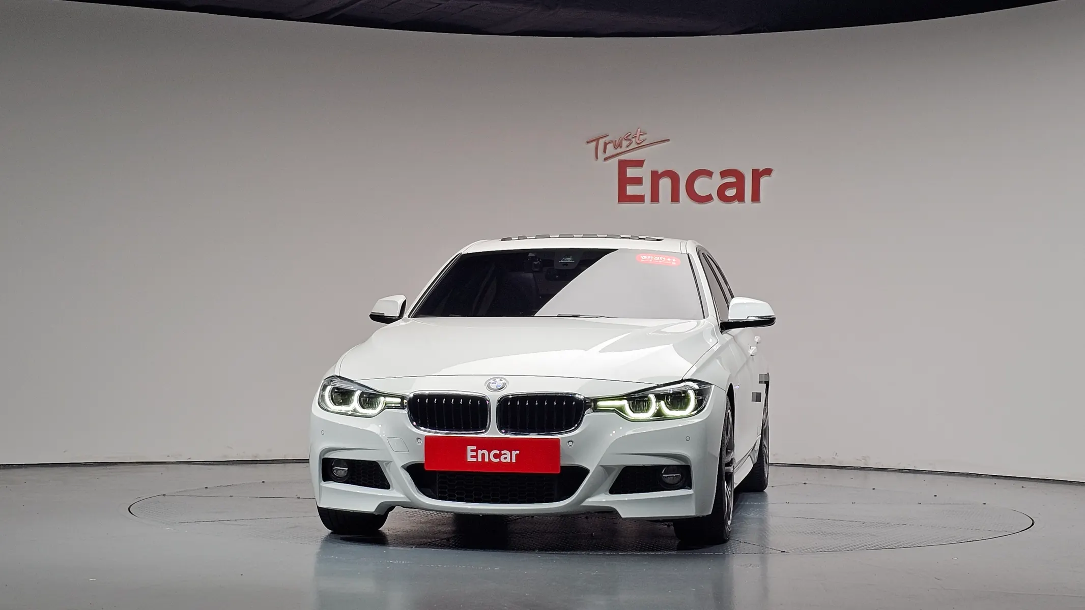 BMW 3 Series (F30) 320i M 2016 2/33
