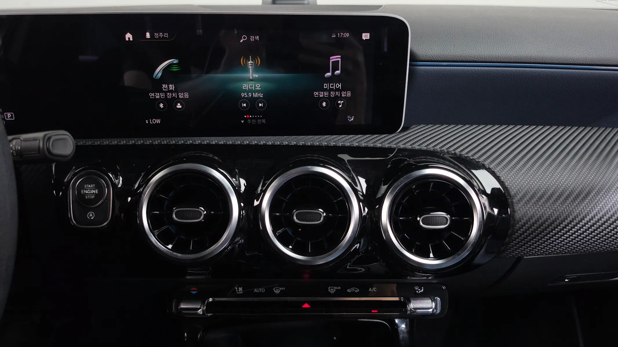 Mercedes-Benz A-Class W177 A220 2019 28/29