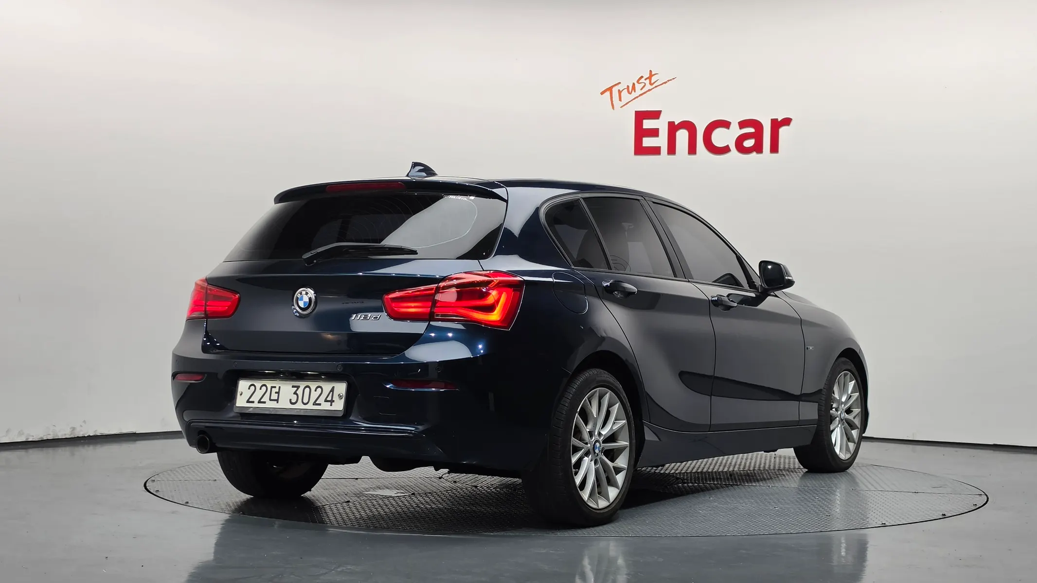 BMW 1 Series (F20) 118d 5 2015 2/21