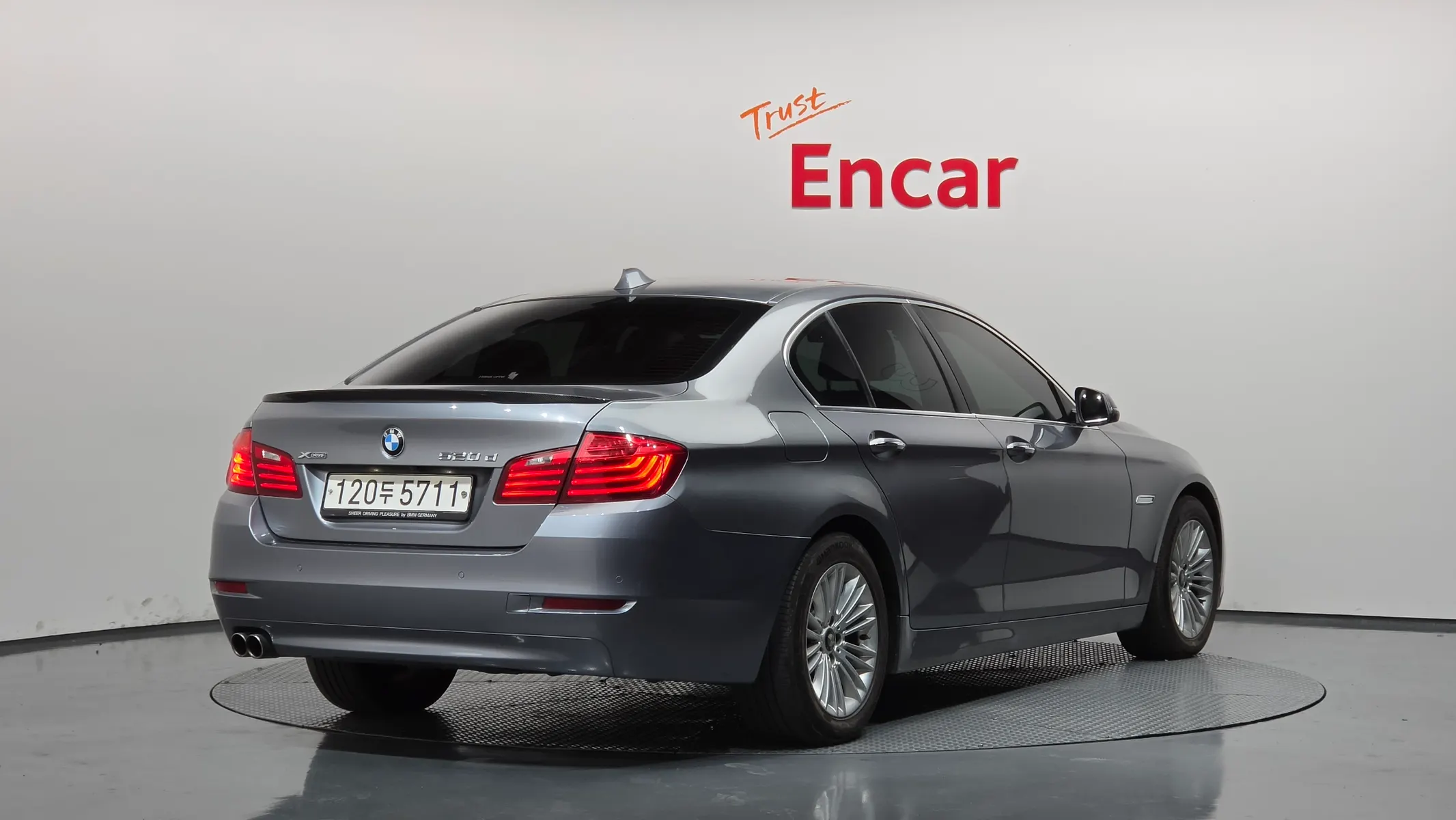 BMW 5 Series (F10) 520d xDrive 2014 2/21