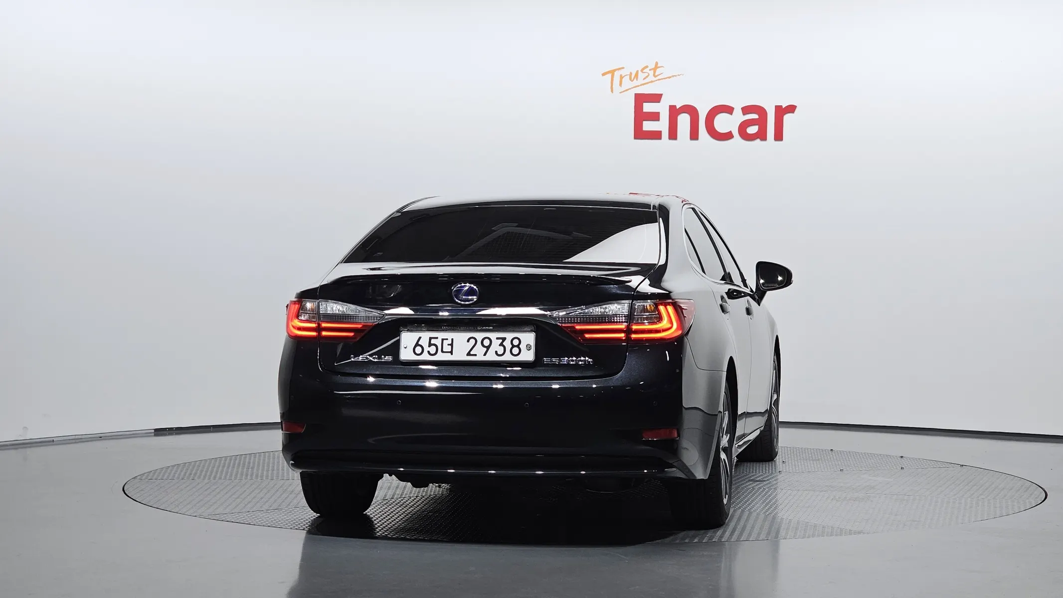 Lexus ES300h 2018 3/5