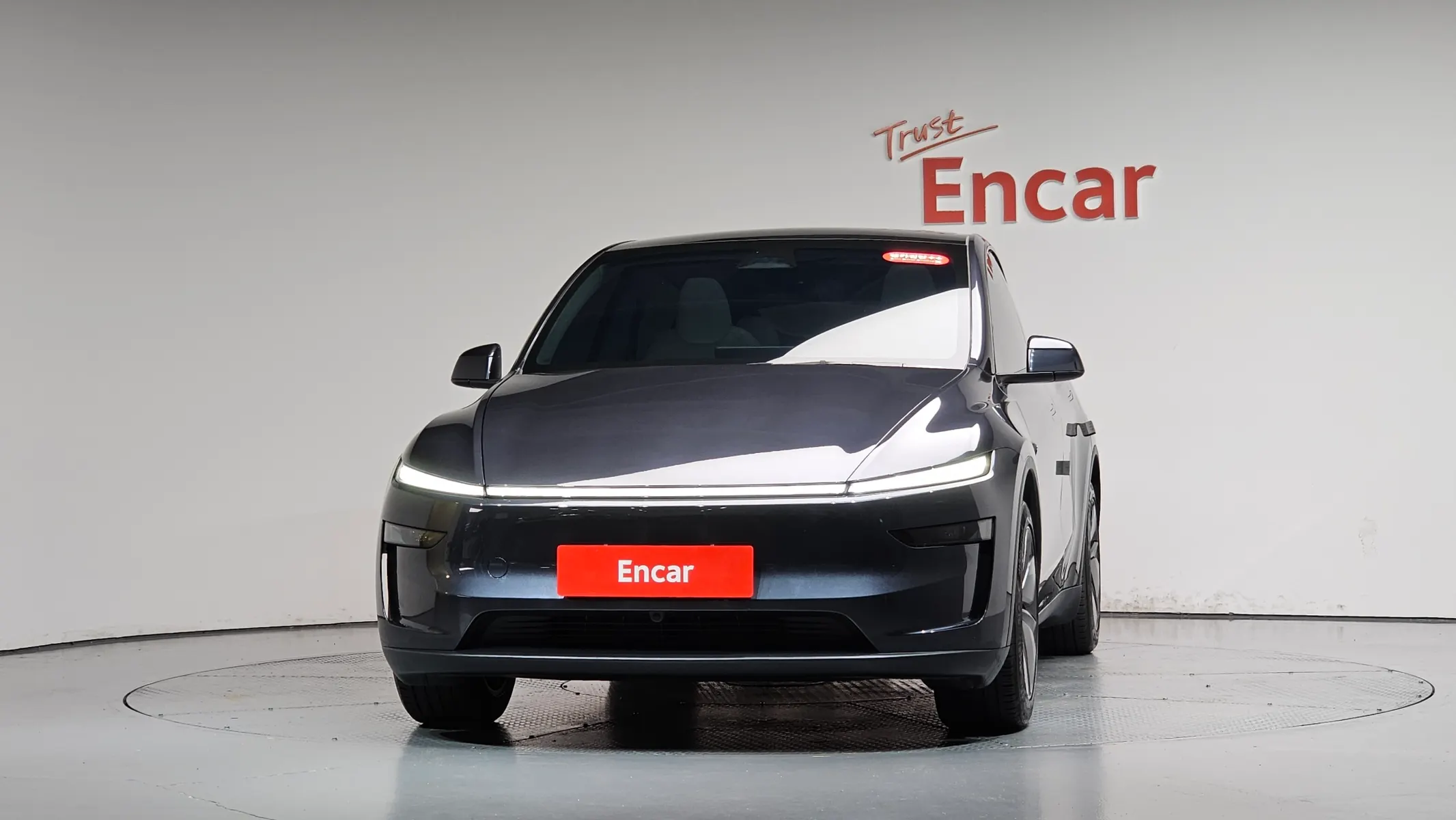 Tesla Y RWD 2025 2/5