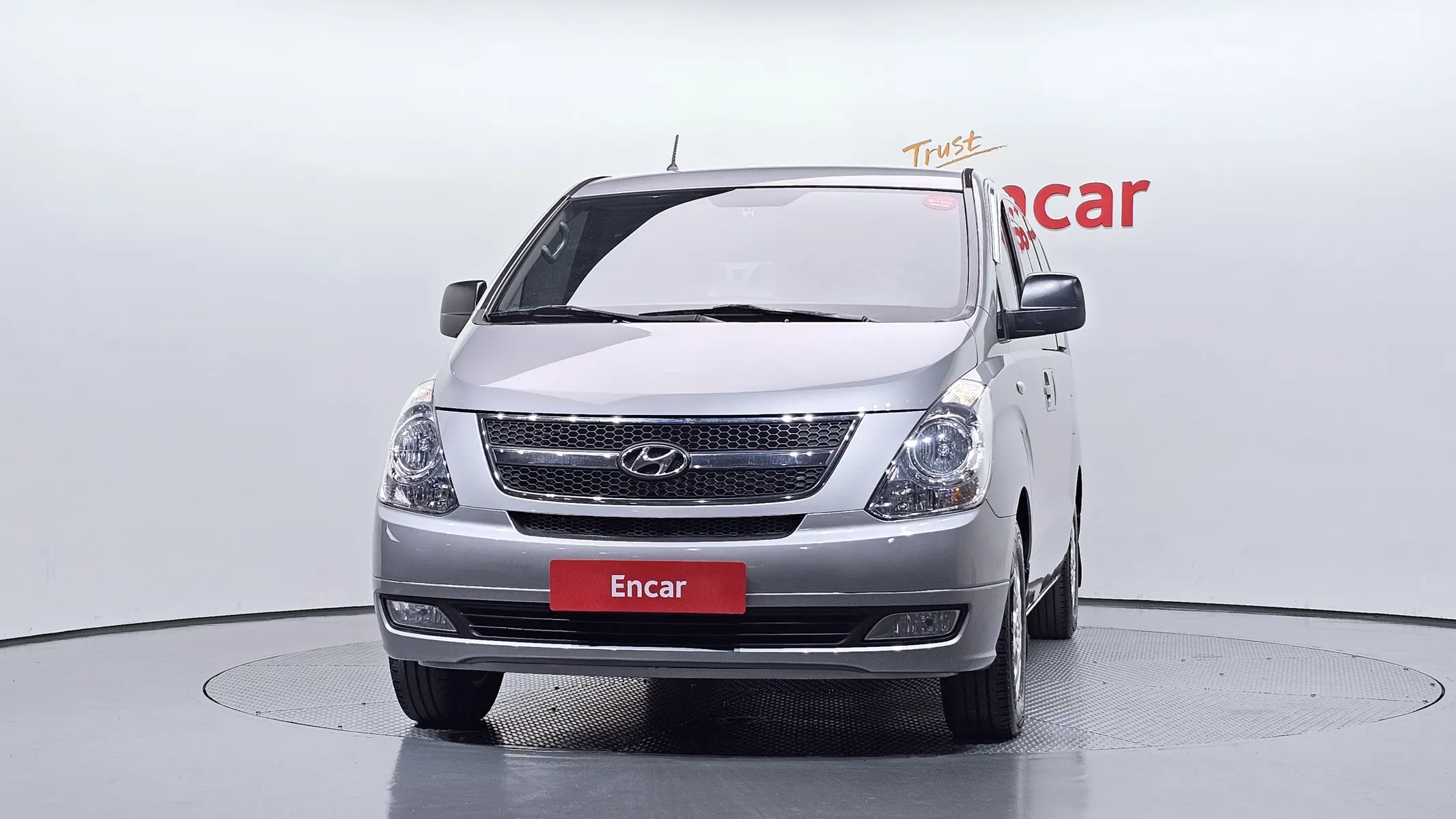 Hyundai Grand Starex 5 2014 2/5