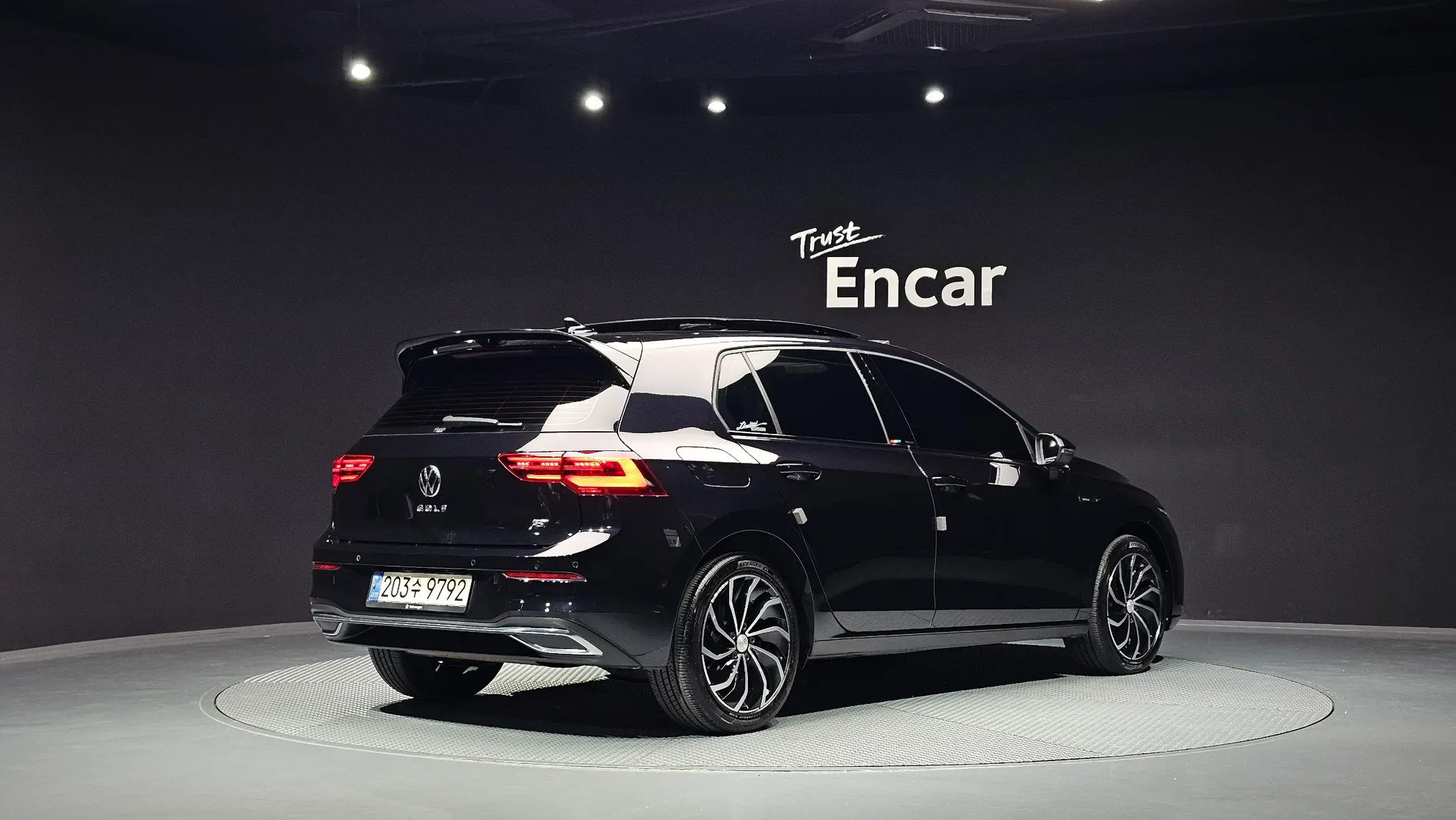 Volkswagen 8 2.0 TDI 2023 2/35