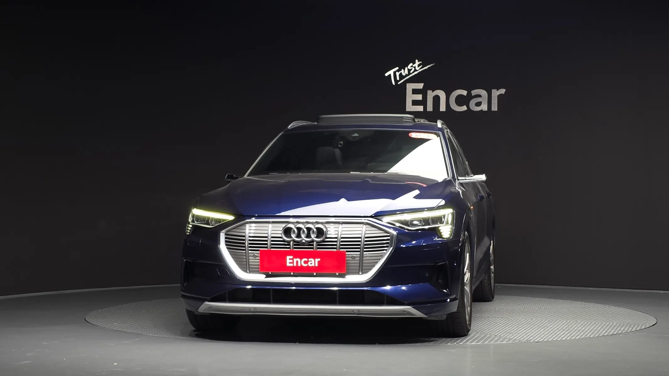 Audi e- 55 2020 2/34