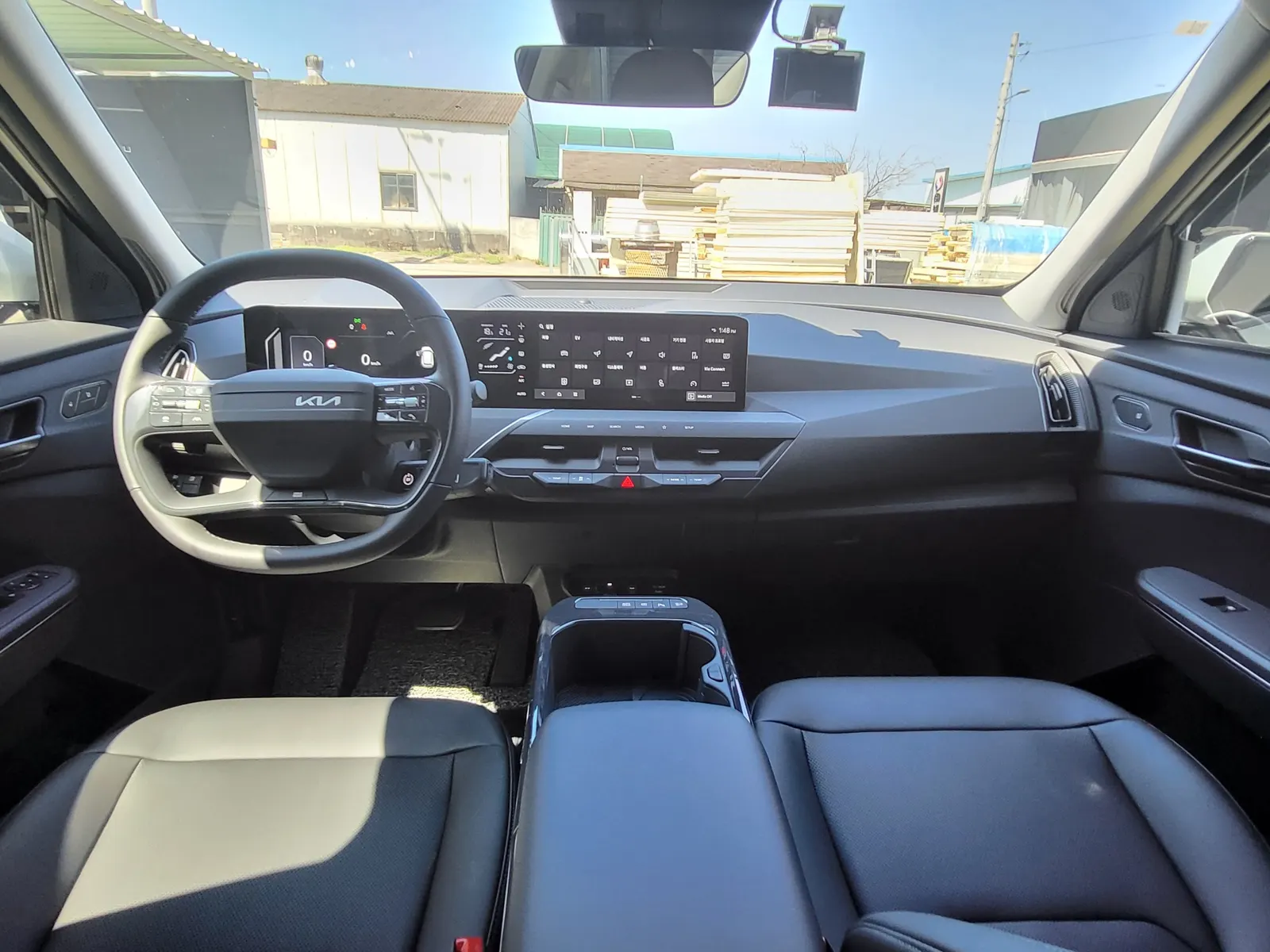 Kia EV5 2WD 2026 4/5