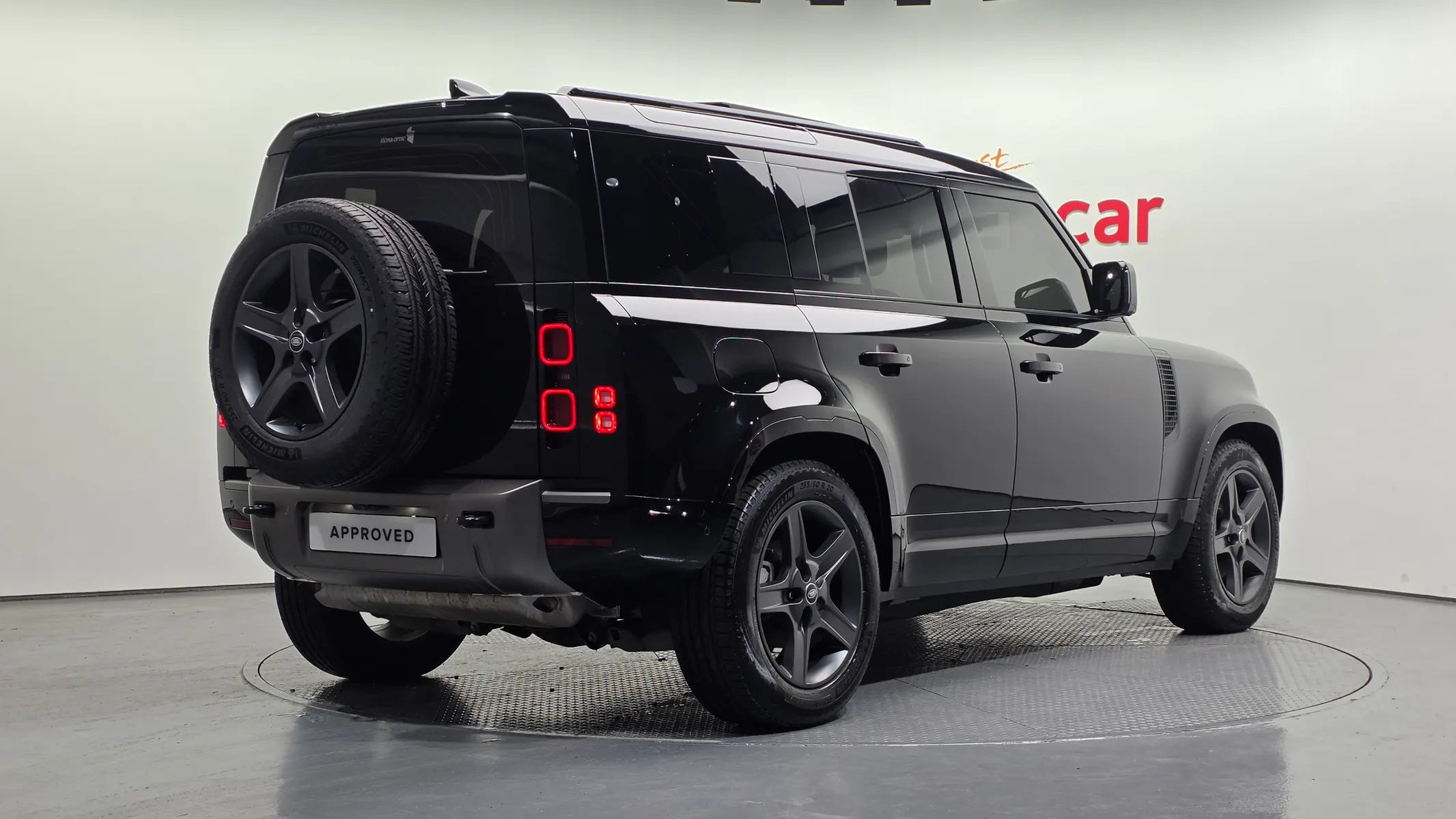 Land Rover (L663) 110 P300 X- SE 2025 2/21