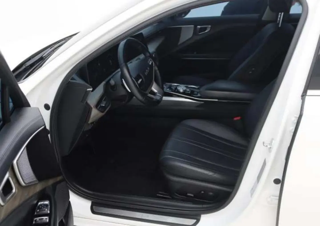 Kia K8 2023 3/5