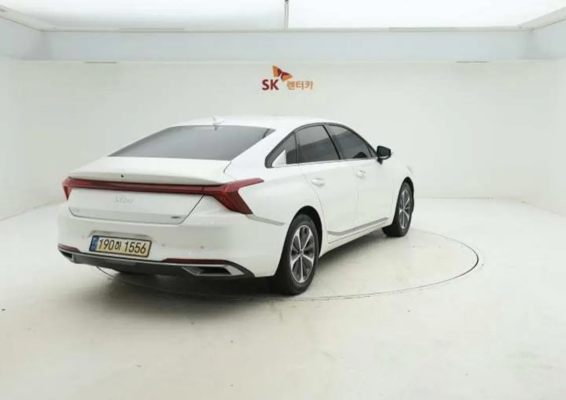 Kia K8 2023 2/5