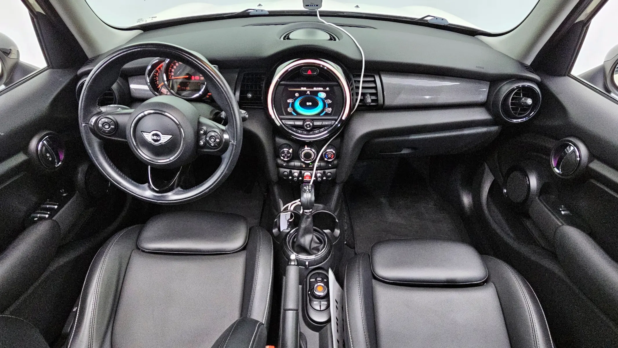 MINI D 5 Mid 2015 4/5