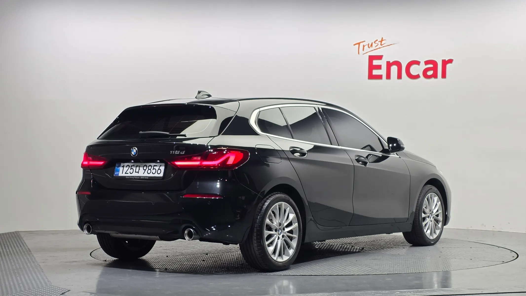 BMW 1 Series (F40) 118d 2021 2/21