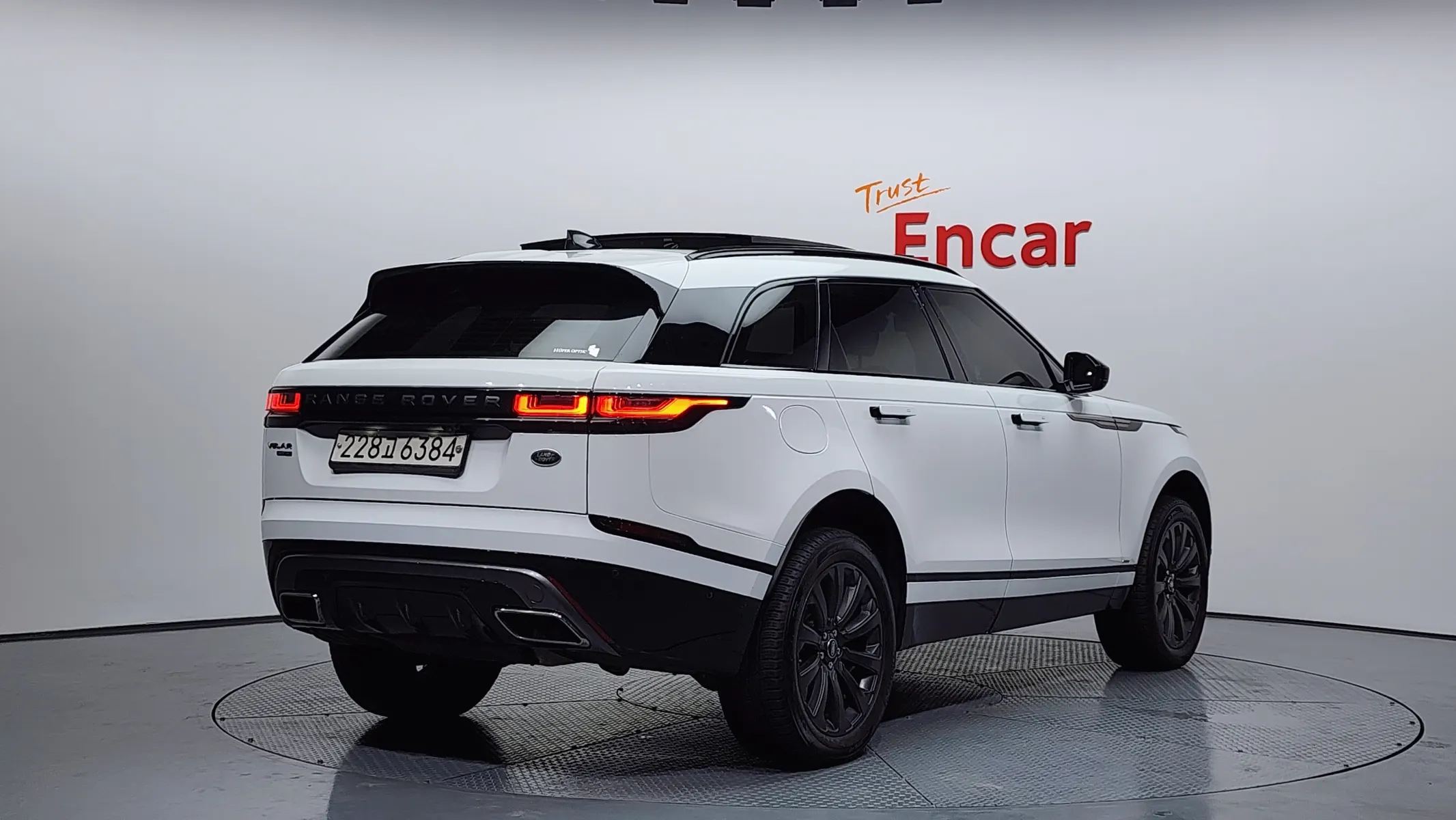 Land Rover 레인지로버 벨라 3.0 D300 R- SE 2019 2/21