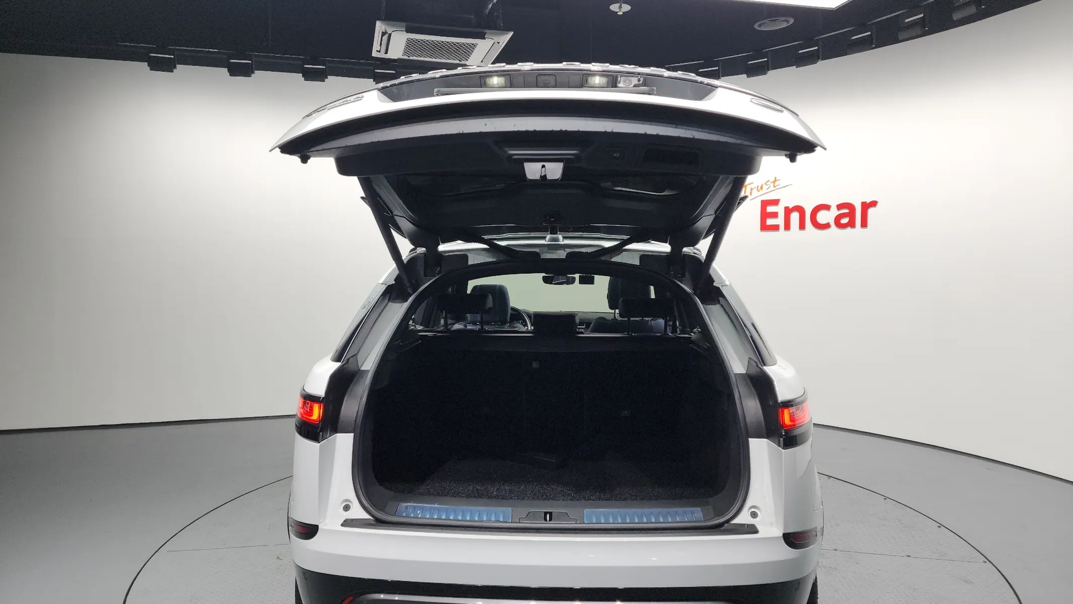 Land Rover 레인지로버 벨라 3.0 D300 R- SE 2019 20/21