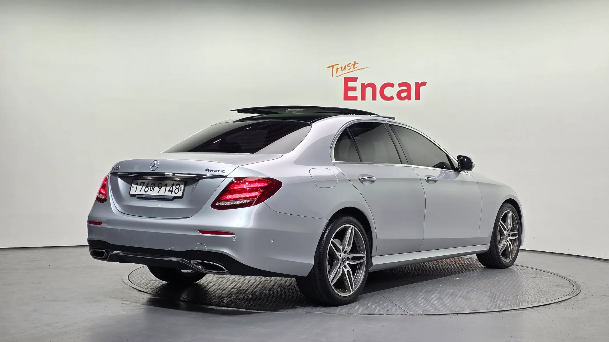 Mercedes-Benz E-Class W213 E300 4MATIC AMG Line 2020 2/21
