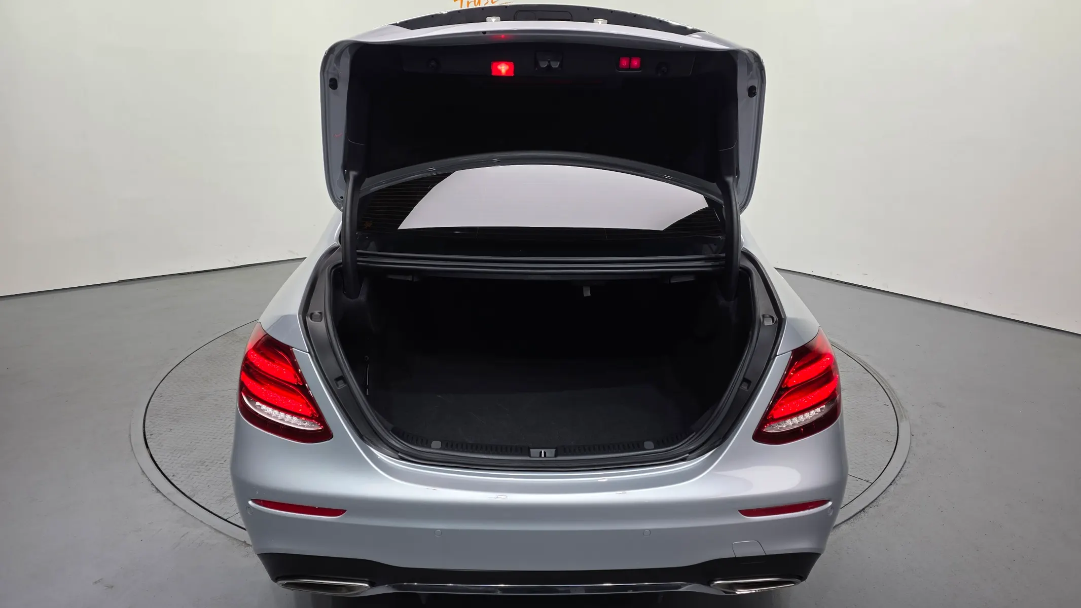 Mercedes-Benz E-Class W213 E300 4MATIC AMG Line 2020 20/21