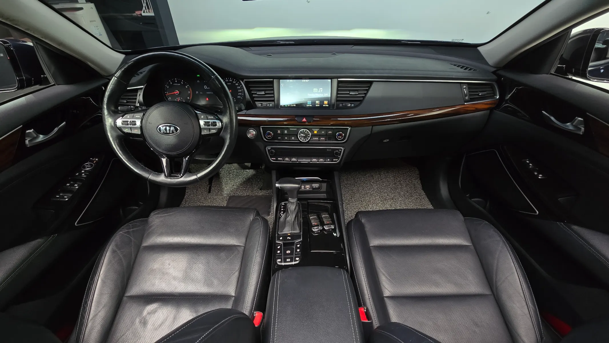 Kia K7 3.0 LPI () 2017 4/5
