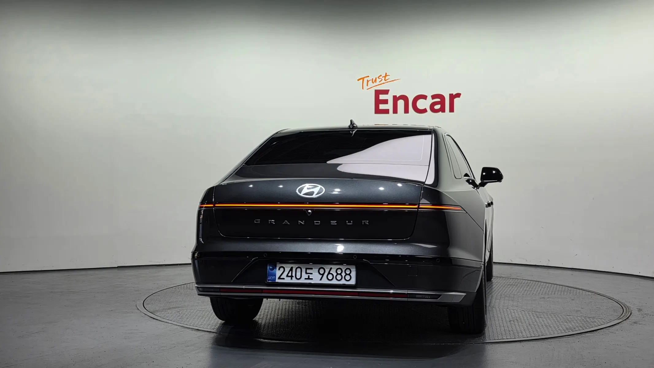 Hyundai (GN7) 2025 3/5