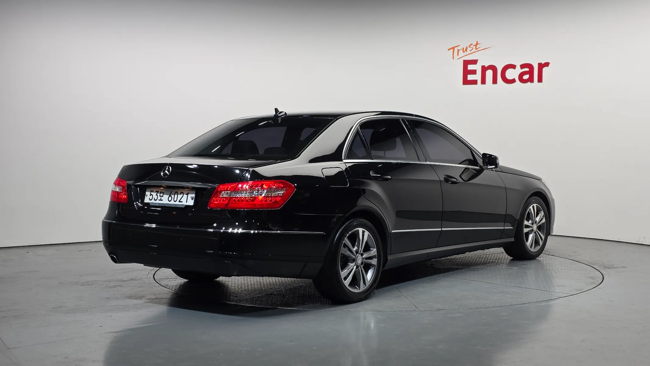 Mercedes-Benz E-Class W212 E200 CGI 2011 2/20