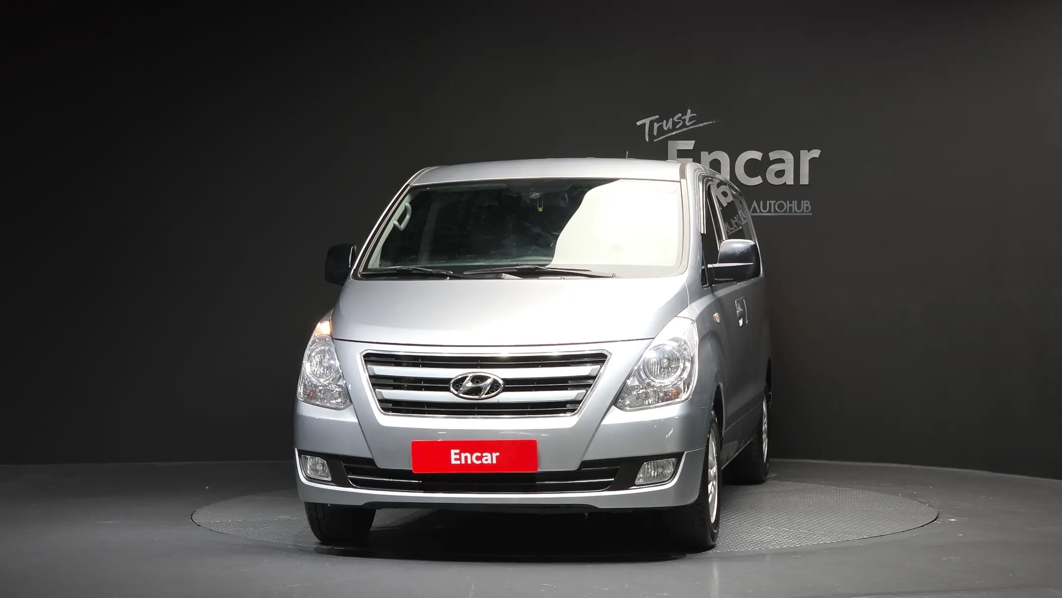 Hyundai Grand Starex 5 2017 2/5