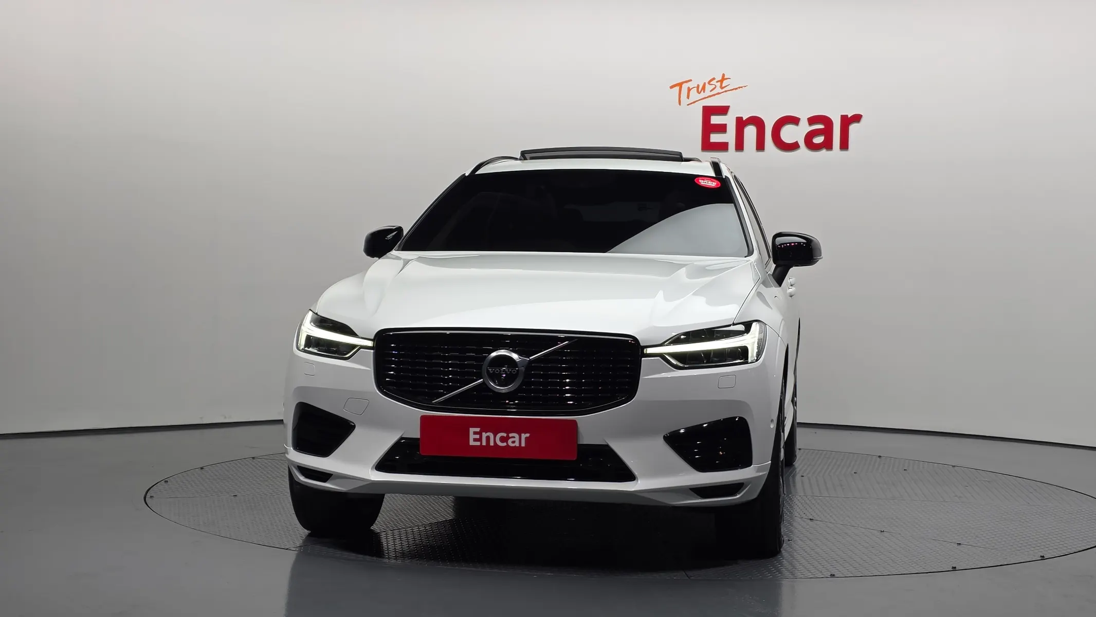 Volvo XC60 2 T8 R- 2021 2/5