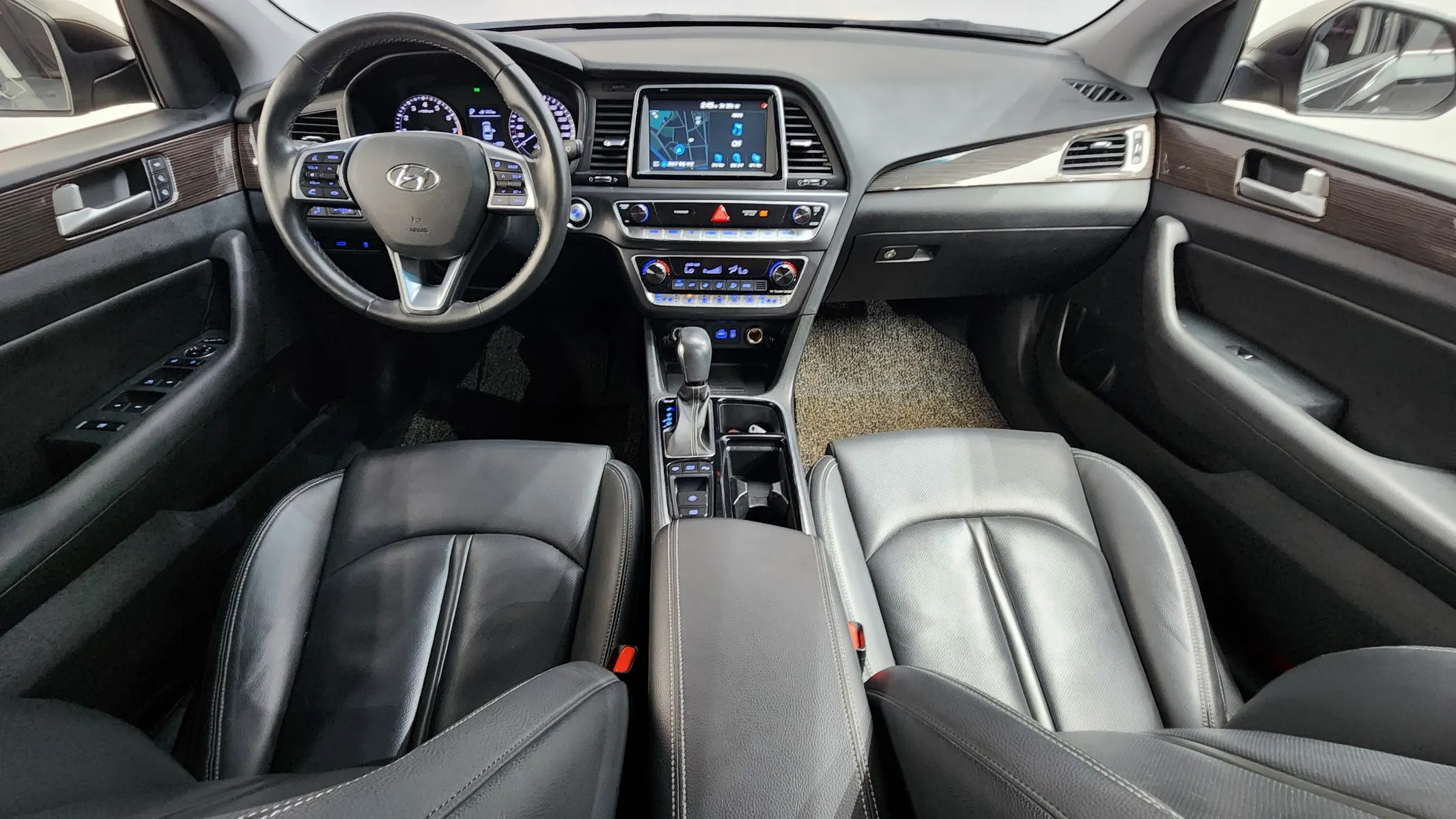 Hyundai 쏘나타 라이즈 2.0 2018 4/5