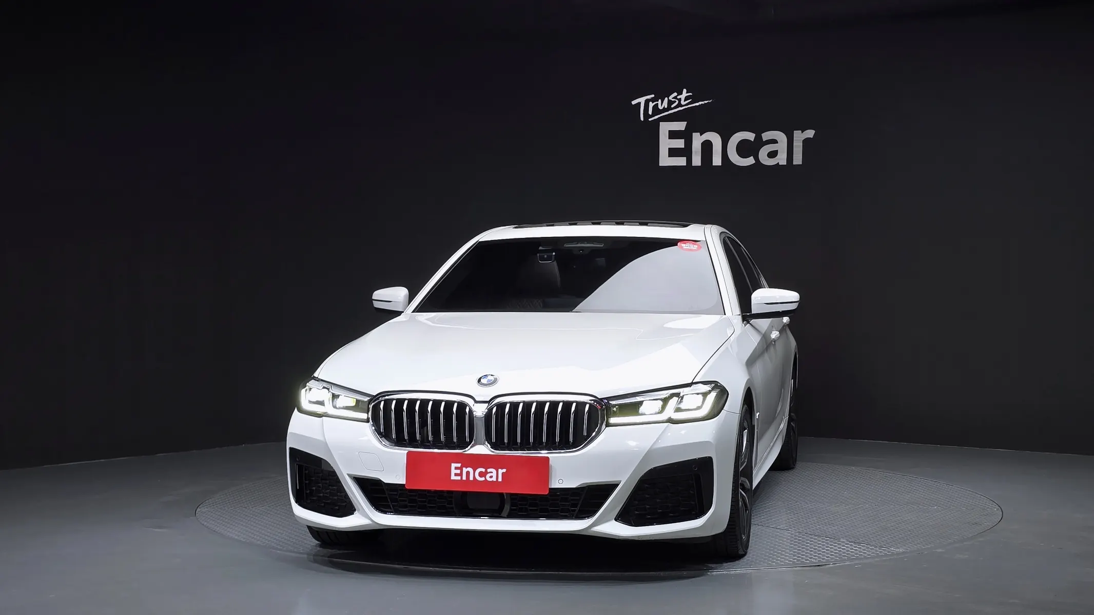 BMW 5 Series (G30) 523d M 2021 3/21