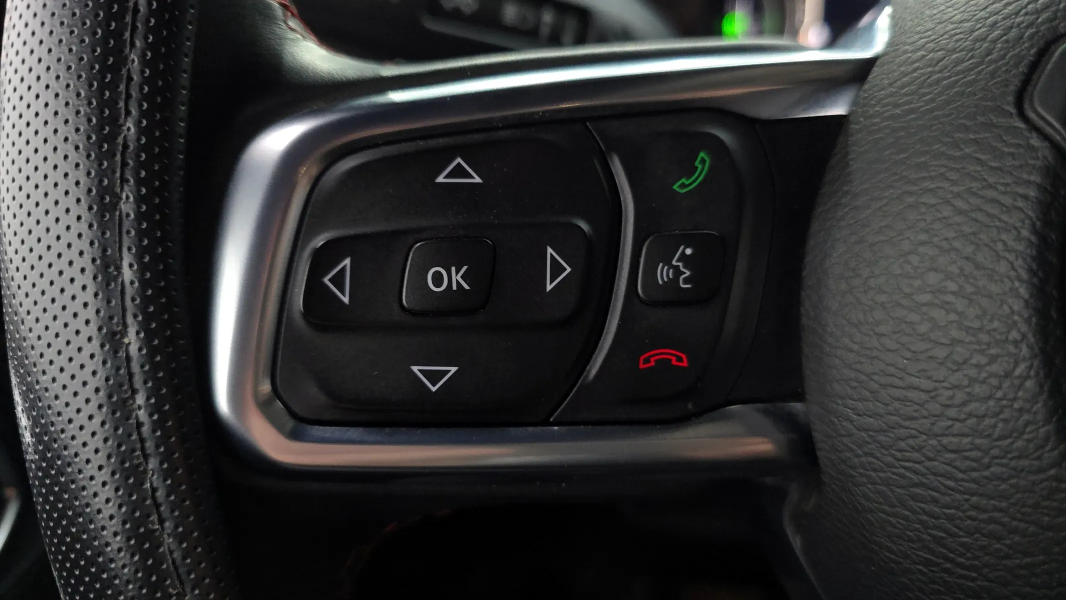 Jeep (JL) 2.0 4 2018 32/33
