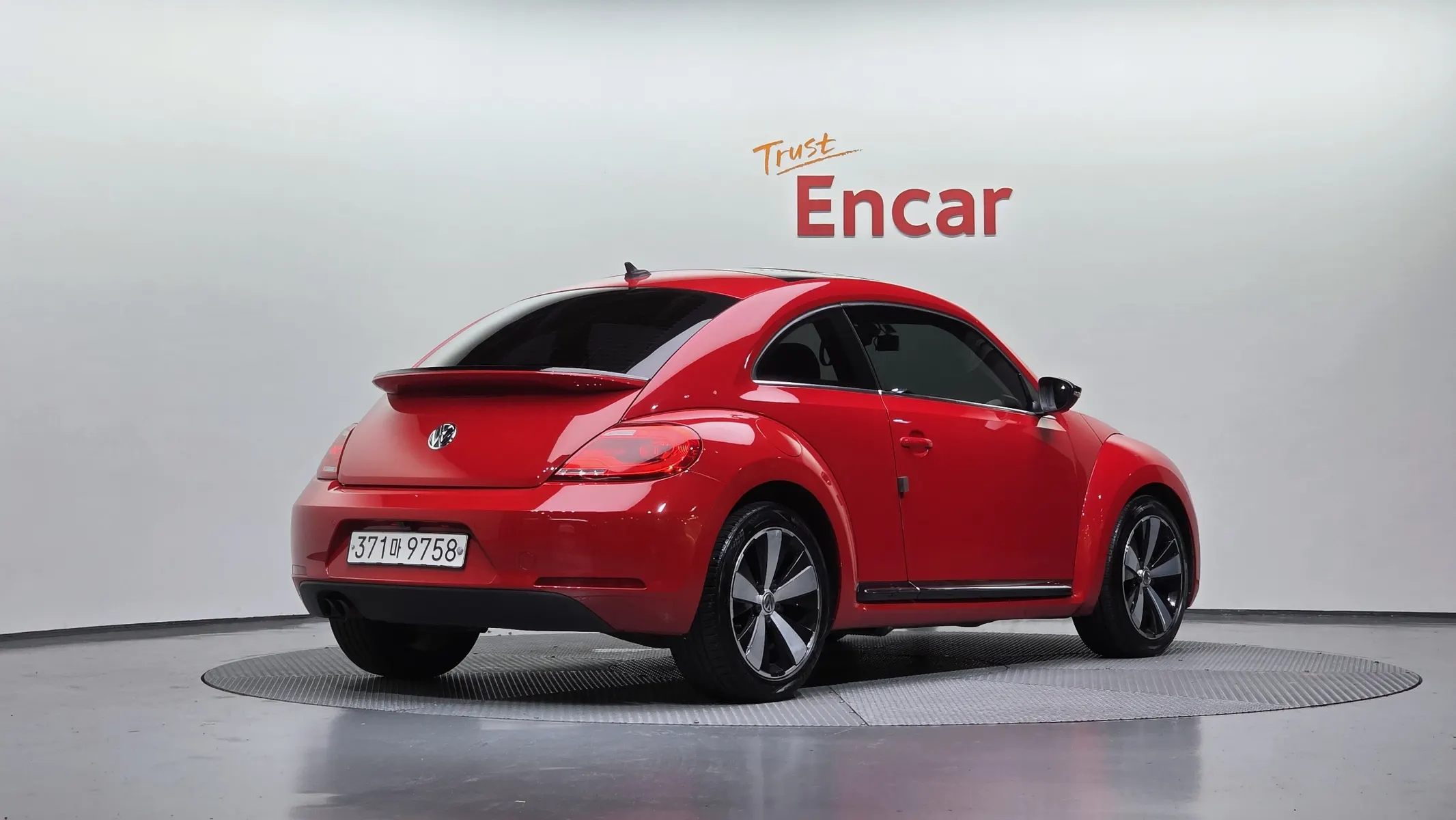 Volkswagen 더 비틀 2.0 TDI 2015 2/32