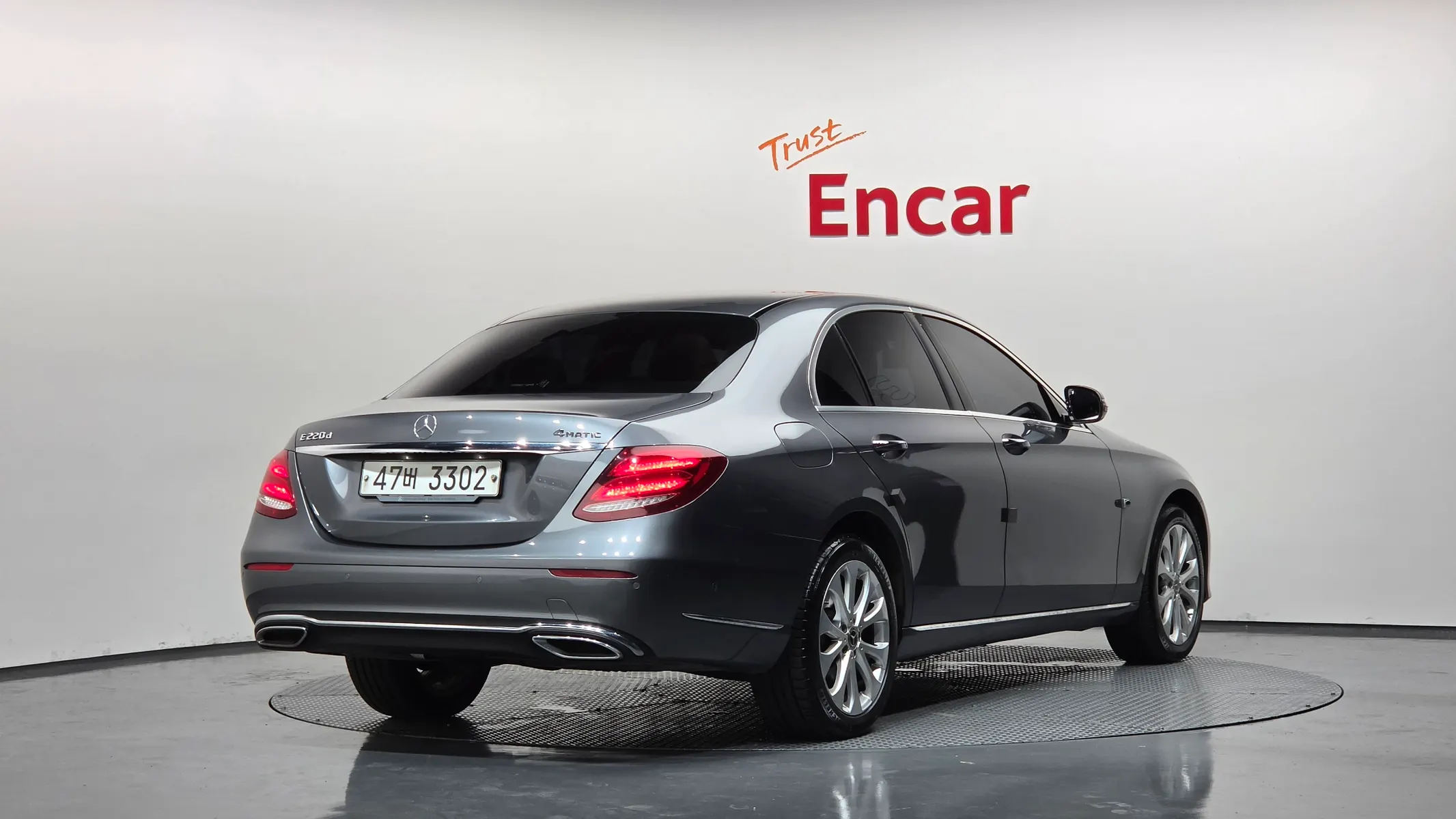 Mercedes-Benz E-Class W213 E220d 4MATIC 2019 2/36