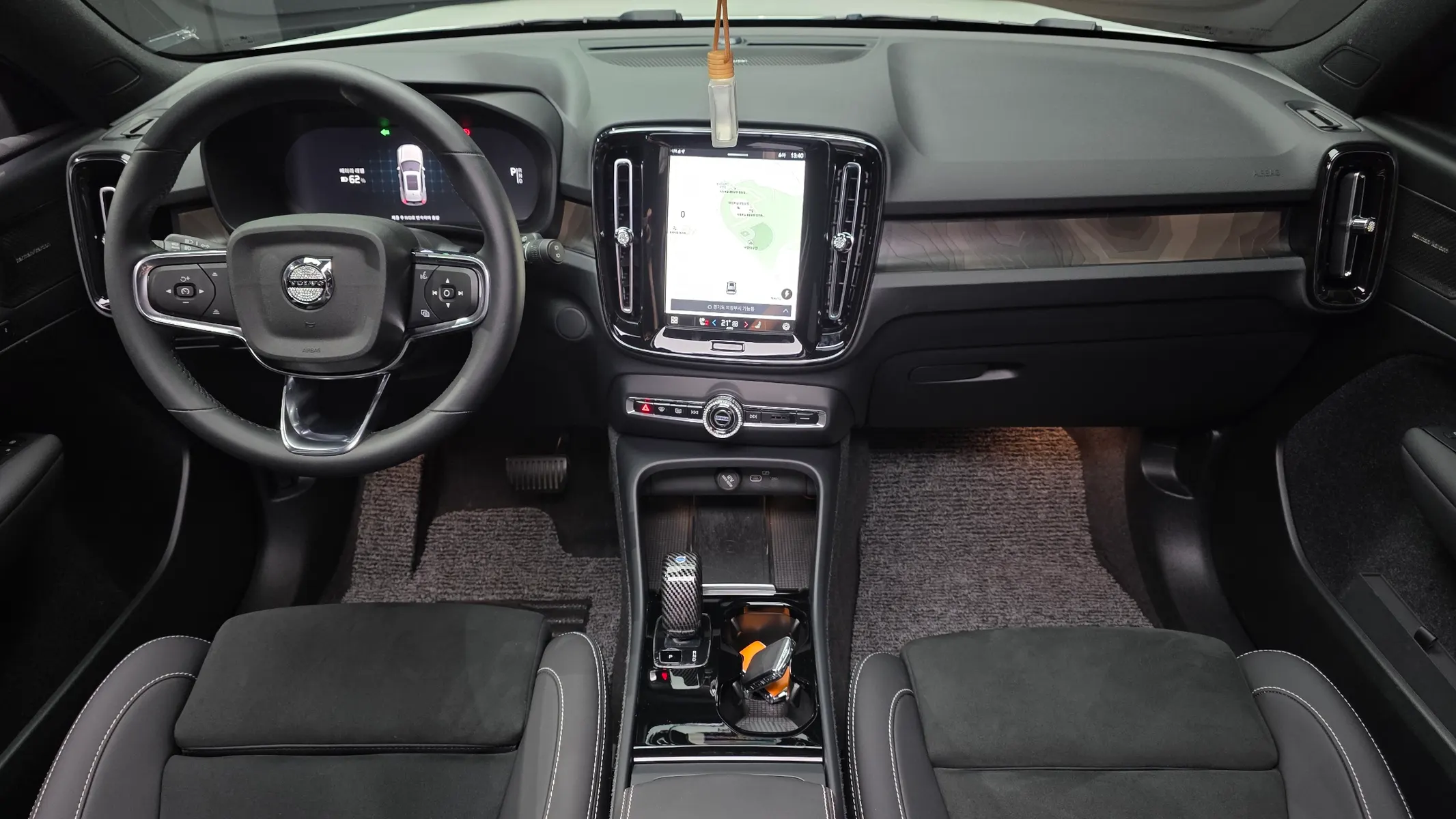 Volvo XC40 2024 4/5