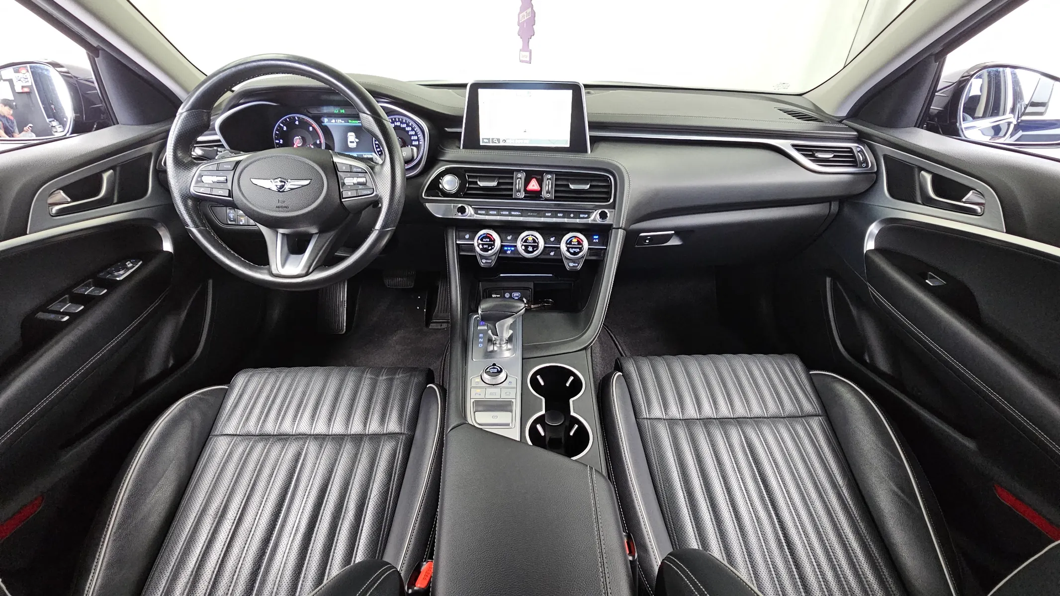 Genesis G70 2.2D AWD 2018 4/5
