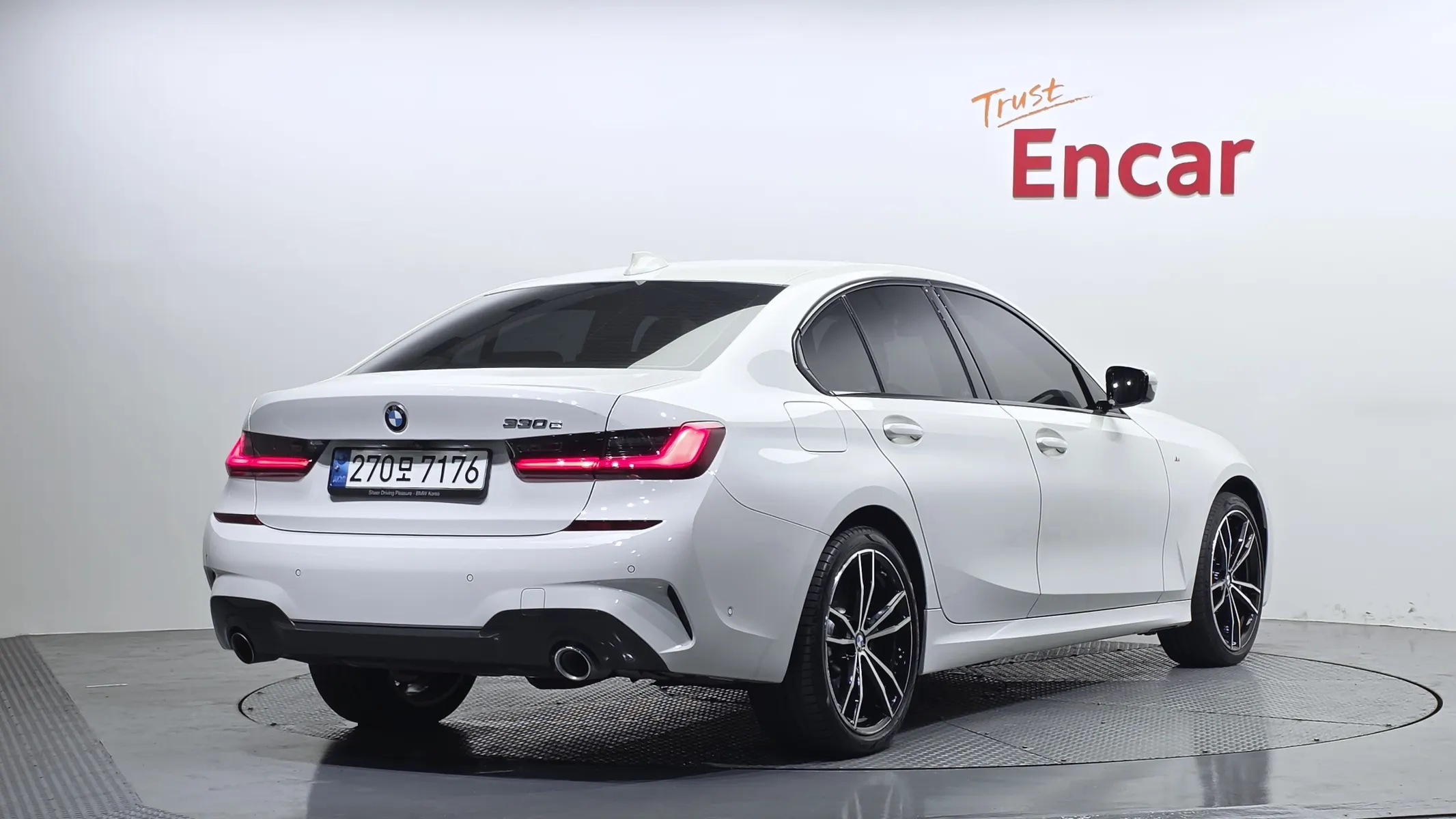 BMW 3 Series (G20) 330e M 2021 2/36