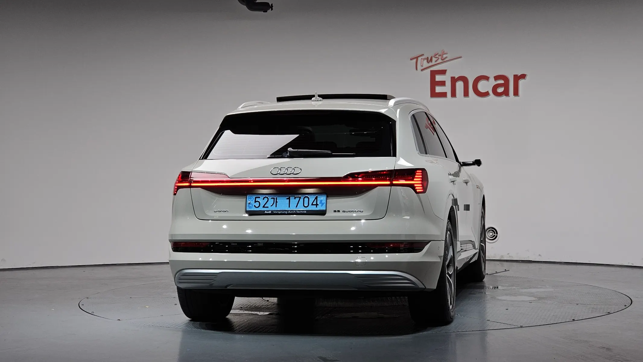 Audi e- 55 2020 3/37