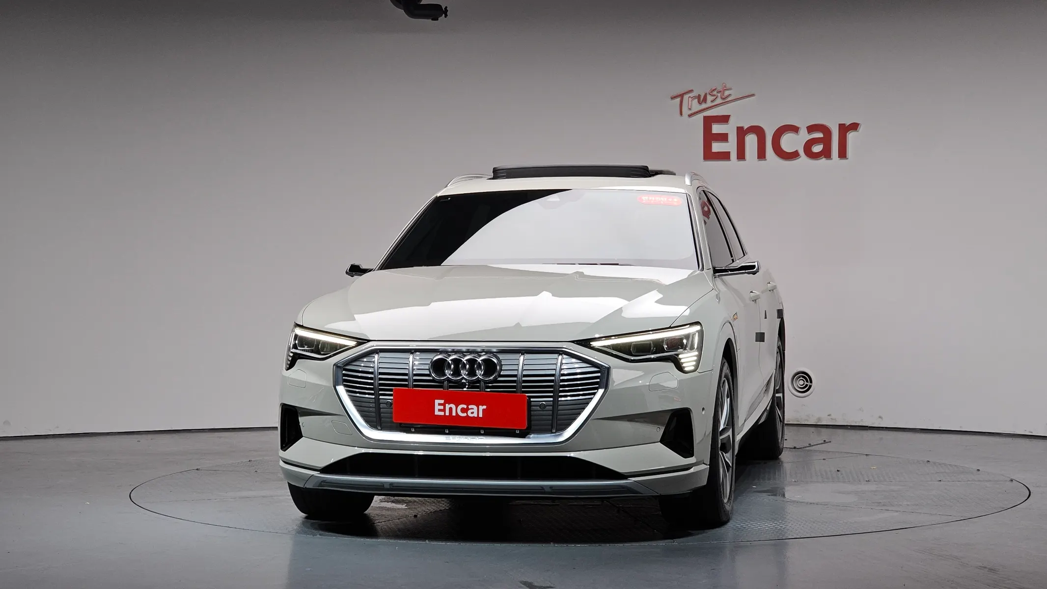 Audi e- 55 2020 2/37
